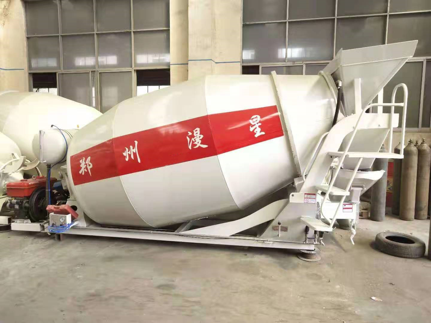 發(fā)廣西桂林混凝土攪拌罐車柴油機(jī)罐試機(jī)